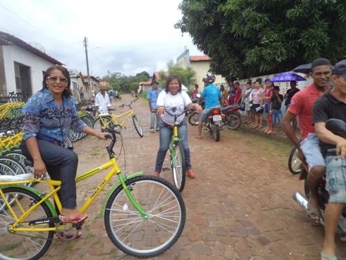 SME faz entrega das bicicletas do programa pedala Piauí no município de Arraial -PI - Imagem 8