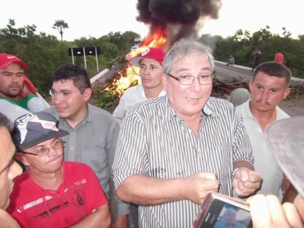 População Interdita BR 222 e DER manda representante e fecha acordo com manifestantes. - Imagem 9