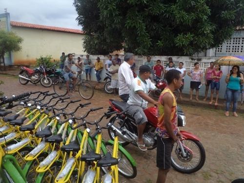 SME faz entrega das bicicletas do programa pedala Piauí no município de Arraial -PI - Imagem 15