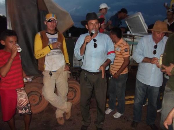 População Interdita BR 222 e DER manda representante e fecha acordo com manifestantes. - Imagem 10