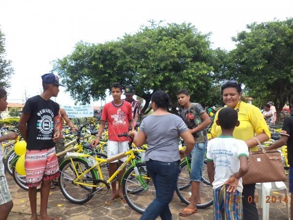 entrega de 300 bicicletas do programa pedala Piauí aos alunos - Imagem 64