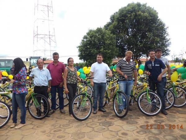 entrega de 300 bicicletas do programa pedala Piauí aos alunos - Imagem 35