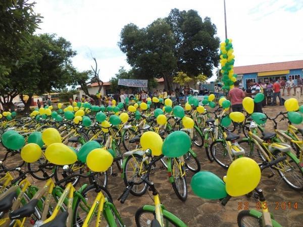 entrega de 300 bicicletas do programa pedala Piauí aos alunos - Imagem 8