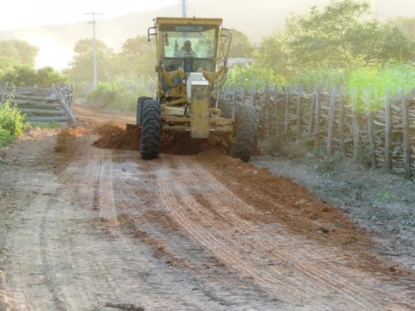 Prefeitura de Pedro II realiza melhoria em estradas - Imagem 11