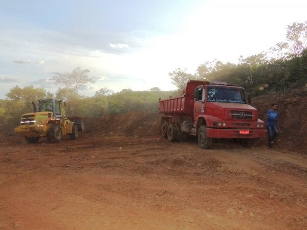 Prefeitura de Pedro II realiza melhoria em estradas - Imagem 9