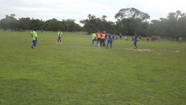 Prefeito Zé Henrique prestigia a abertura do campeonato de veteranos - Imagem 4