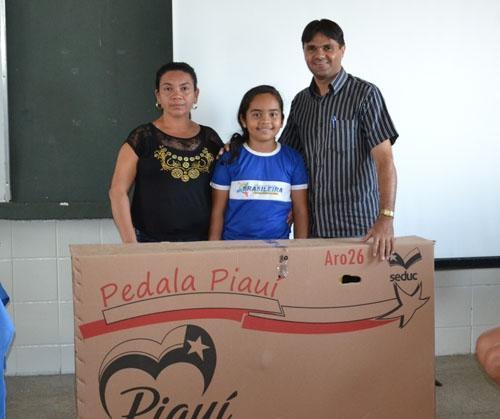 Prefeitura e Semec fazem entrega da 2ª etapa do Programa Pedala Piauí - Imagem 2