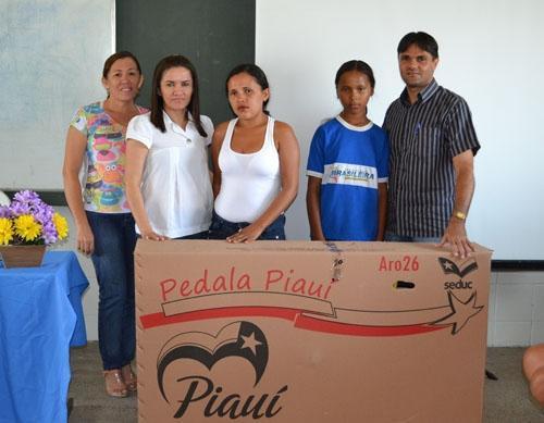 Prefeitura e Semec fazem entrega da 2ª etapa do Programa Pedala Piauí - Imagem 3