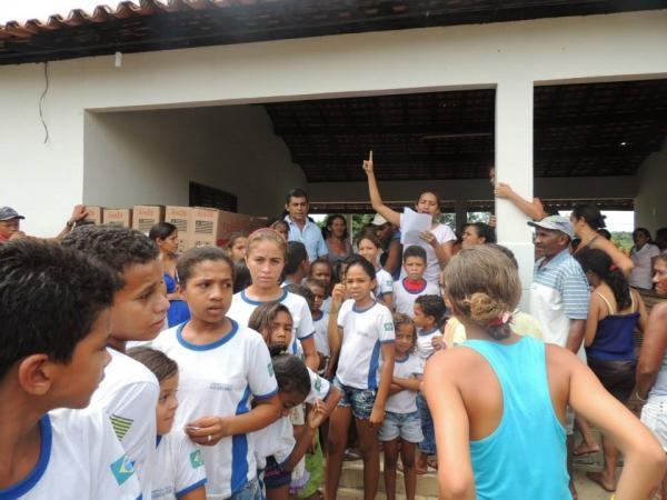 secretaria de Educação fez a entrega de 60 bicicletas em Curralinhos - Imagem 7