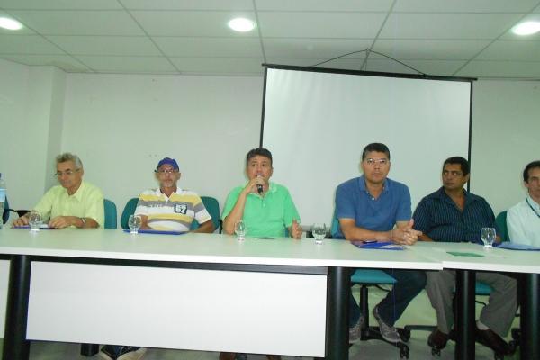 A Prefeita de Currais Claudia Lobo e secretario de finanças Luis Lobo participa da criação do comité da bacia hidrográfica do Rio  Gurgueia  - Imagem 1