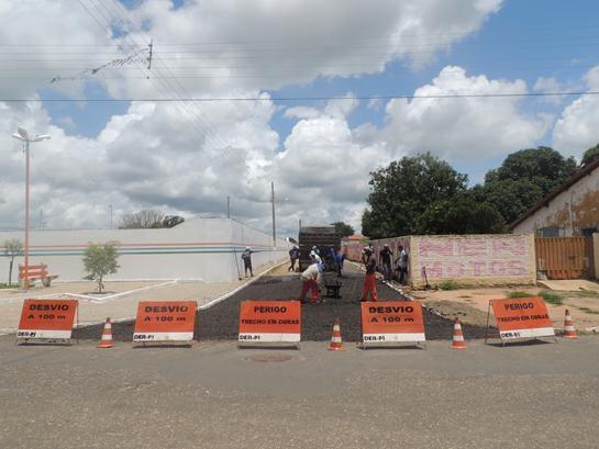 Principais ruas do centro de Água Branca começam receber a camada alfáltica - Imagem 4