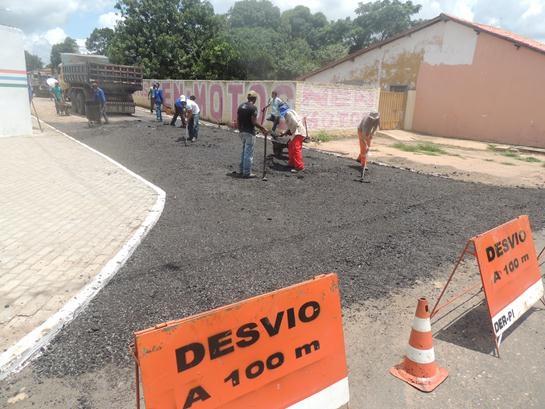 Principais ruas do centro de Água Branca começam receber a camada alfáltica - Imagem 3