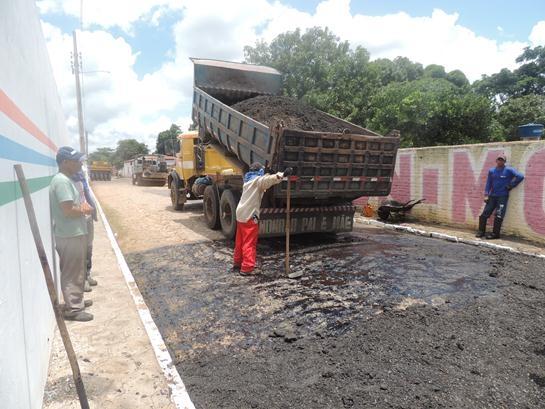 Principais ruas do centro de Água Branca começam receber a camada alfáltica - Imagem 1