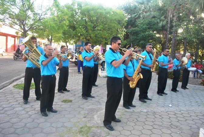 Músicos criam instituto para gerenciar banda de músicaâ€