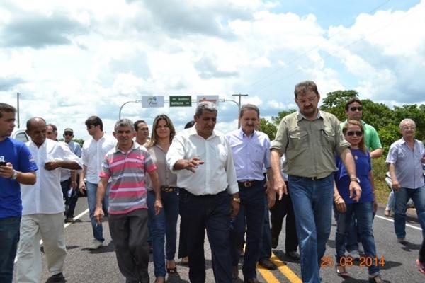 Governador visita obras em andamento no município de Boa Hora - Imagem 78