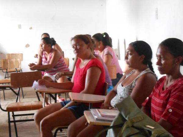 CREAS realiza palestra sobre violência contra a mulher em Novo Nilo - Imagem 5