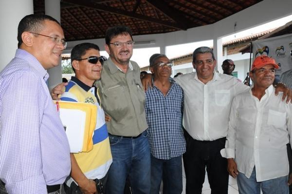 Governador visita obras em andamento no município de Boa Hora - Imagem 3