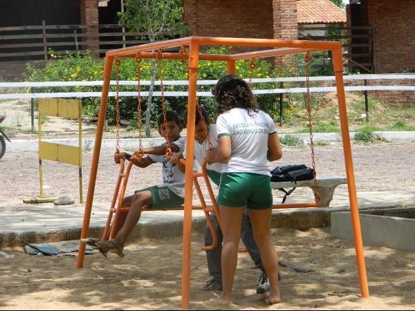 Praça Lúcio Gomes ganha parque infantil - Imagem 3