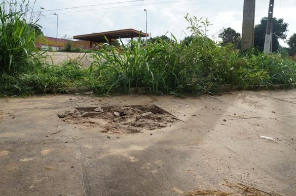 Criticam o governo e esquecem de terminar obra que desmancha com chuva - Imagem 9