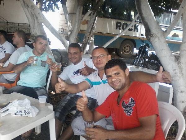 Pescadores da colônia e amigos em ação comunitária no açude laranjeiras. - Imagem 6