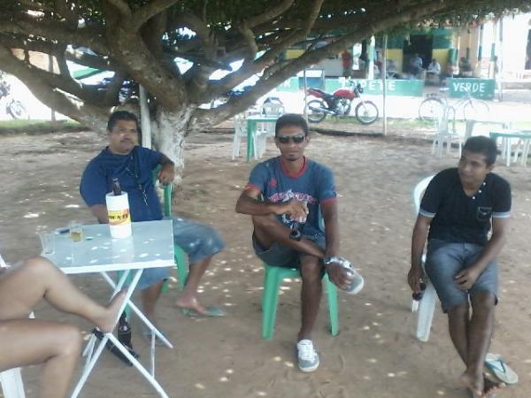 Pescadores da colônia e amigos em ação comunitária no açude laranjeiras. - Imagem 8