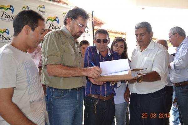 Governador visita obras em andamento no município de Boa Hora - Imagem 39