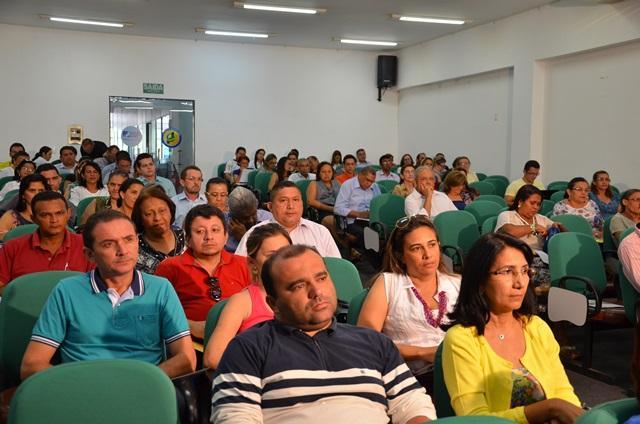 Prefeito Walfredo Filho e Secretária de Educação Ceiça Dias buscam melhoria para a educação municipal