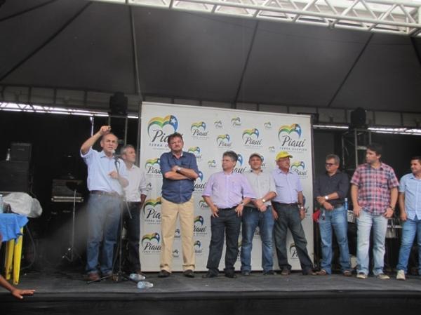 Prefeitos participam de inauguração de rodovia em Monte Alegre - Imagem 8