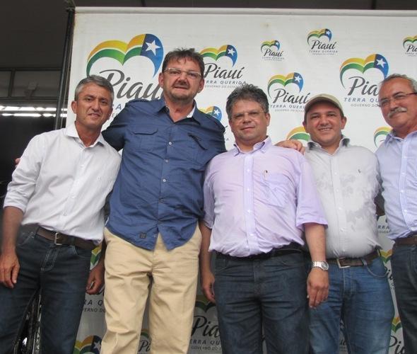 Prefeitos participam de inauguração de rodovia em Monte Alegre - Imagem 10