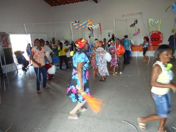 Secretária Municipal de Assistência Social Realizou Carnaval da Melhor Idade - Imagem 12