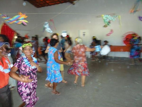 Secretária Municipal de Assistência Social Realizou Carnaval da Melhor Idade - Imagem 48