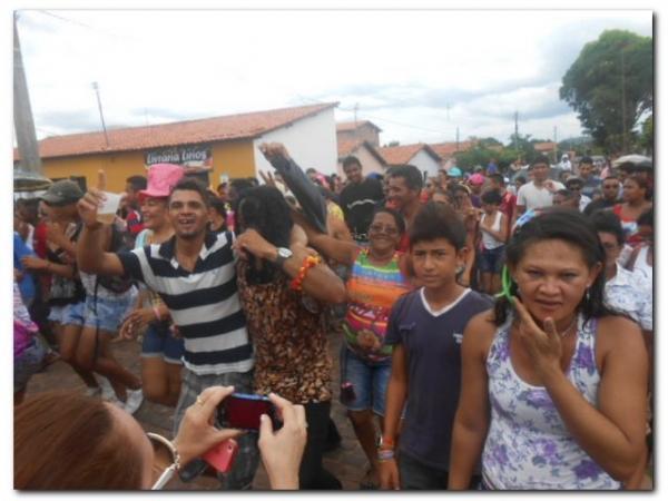 Bloco do Ferro Velho “Vai Quem Quer” arrasta multidão pelas ruas de Inhuma - Imagem 12