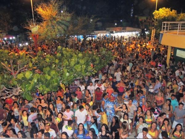 2ª noite, público vai a loucura com Chicabana e Ipede - Imagem 14