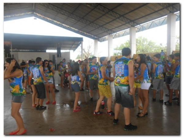 Blocos Beija Eu e Só Amigos deixam as pessoas fascinadas ao desfilarem pelas ruas de Inhuma - Imagem 6