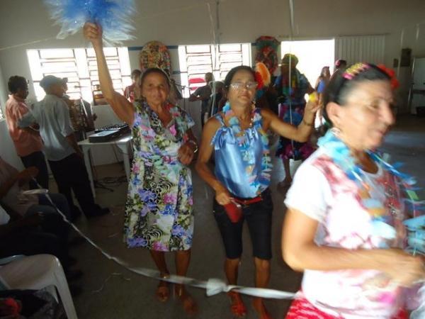 Secretária Municipal de Assistência Social Realizou Carnaval da Melhor Idade - Imagem 10