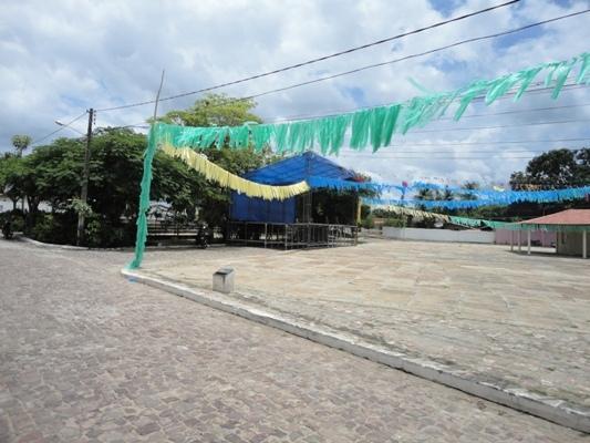 Dragões  animam carnaval de rua na cidade N. S. dos Remédios
