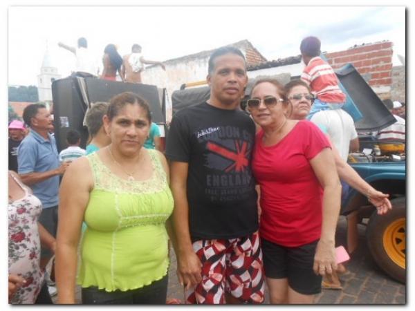 Bloco do Ferro Velho “Vai Quem Quer” arrasta multidão pelas ruas de Inhuma - Imagem 36