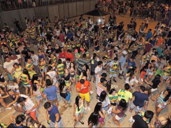 2ª noite, público vai a loucura com Chicabana e Ipede - Imagem 7