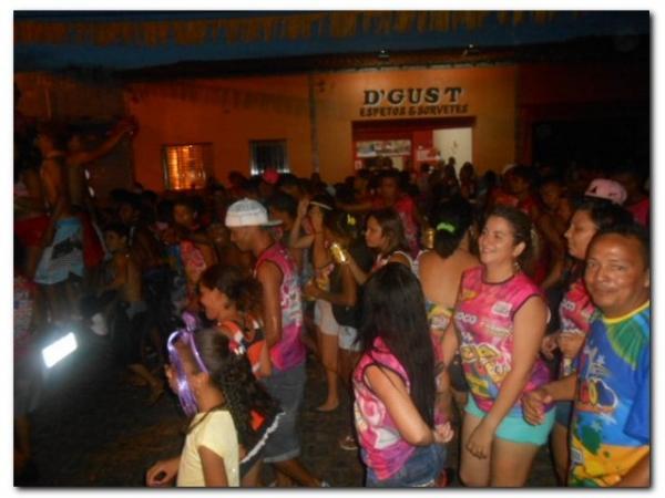 Blocos Beija Eu e Só Amigos deixam as pessoas fascinadas ao desfilarem pelas ruas de Inhuma - Imagem 110