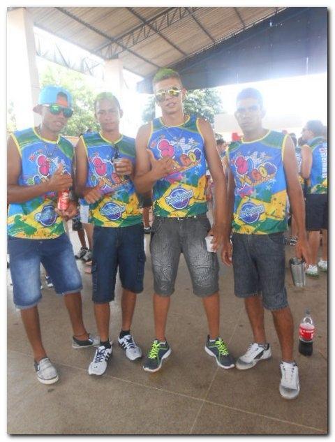 Blocos Beija Eu e Só Amigos deixam as pessoas fascinadas ao desfilarem pelas ruas de Inhuma - Imagem 17