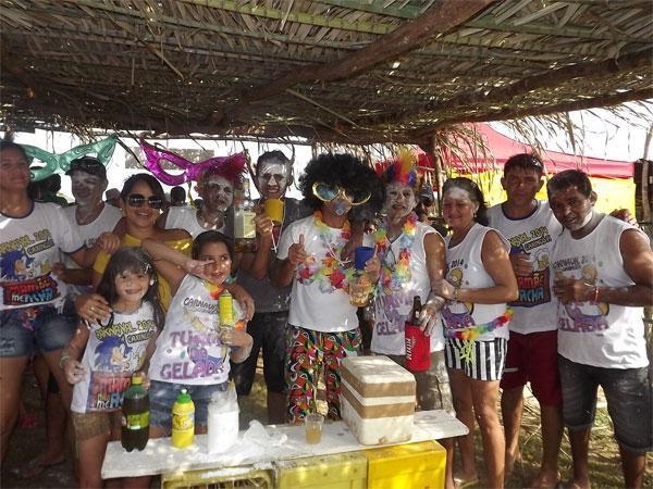 FOTOS: Genival Santos faz a alegria dos foliões no 2º dia de Carnaval de Caxingó - Imagem 11