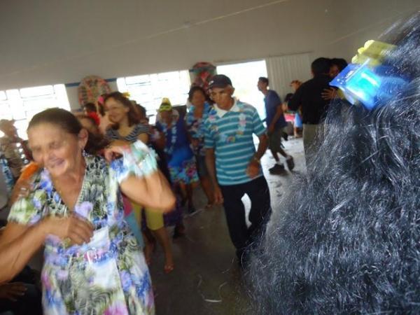 Secretária Municipal de Assistência Social Realizou Carnaval da Melhor Idade - Imagem 39