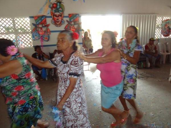 Secretária Municipal de Assistência Social Realizou Carnaval da Melhor Idade - Imagem 77