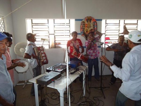 Secretária Municipal de Assistência Social Realizou Carnaval da Melhor Idade - Imagem 9