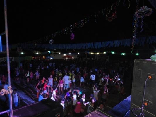 Dragões  animam carnaval de rua na cidade N. S. dos Remédios - Imagem 9