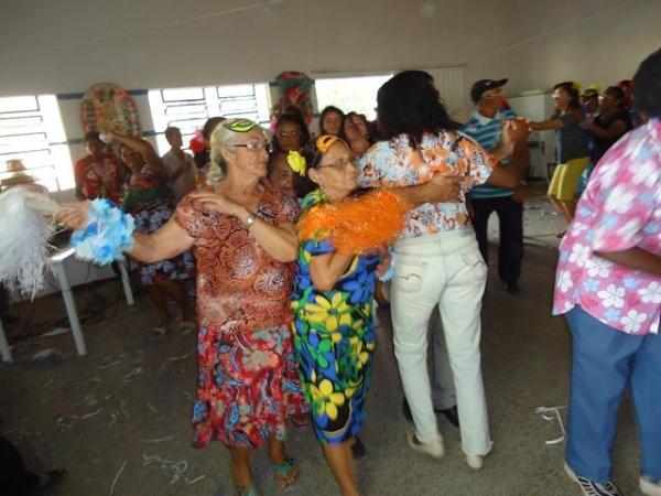 Secretária Municipal de Assistência Social Realizou Carnaval da Melhor Idade - Imagem 40