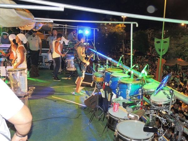 2ª noite, público vai a loucura com Chicabana e Ipede - Imagem 21