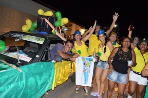 Corso leva multidão às ruas e se consagra no carnaval de Luzilândia - Imagem 21