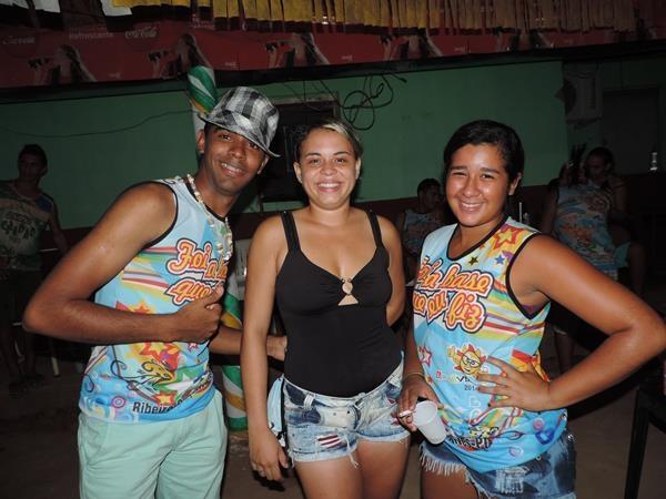 Oz meninos e Bloco Foi a Base que eu Fiz agitam a segunda noite de carnaval em Ribeiro Gonçalves, fotos - Imagem 7