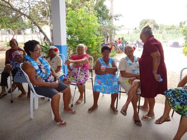Secretária Municipal de Assistência Social Realizou Carnaval da Melhor Idade - Imagem 14